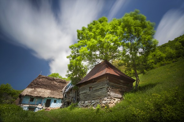 Photographing traditional old houses in Apuseni mountains in Romania